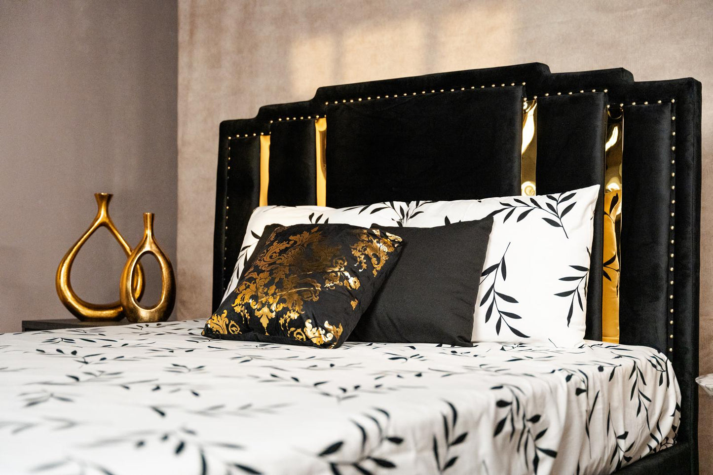 Velvet-9133_Black_Gold_King_Size-Bed_Frame